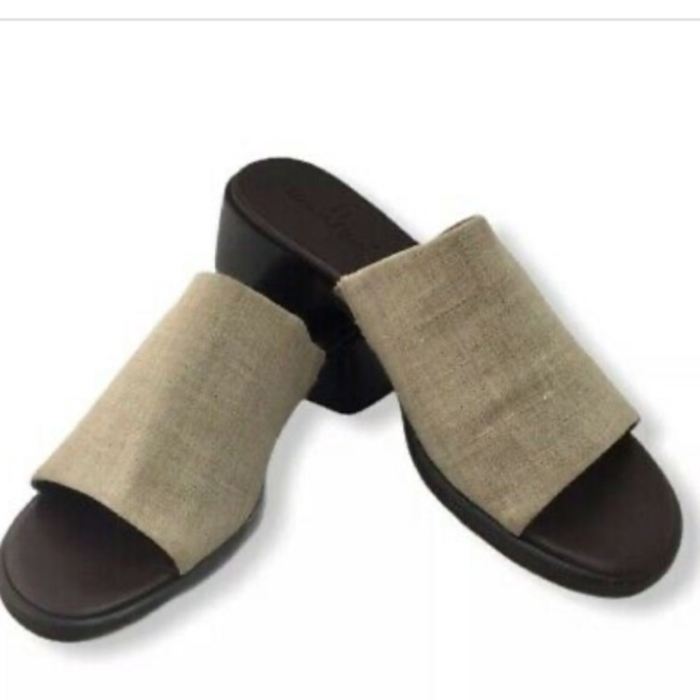 Etienne Aigner sandals